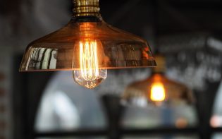 Lámparas de noche, ilumina tu dormitorio de forma barata y sencilla