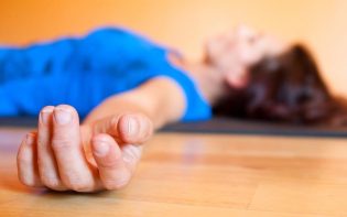 Relajación progresiva para combatir el estrés paso a paso