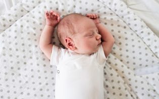 Almohada cuna bebé : Lo que debes saber