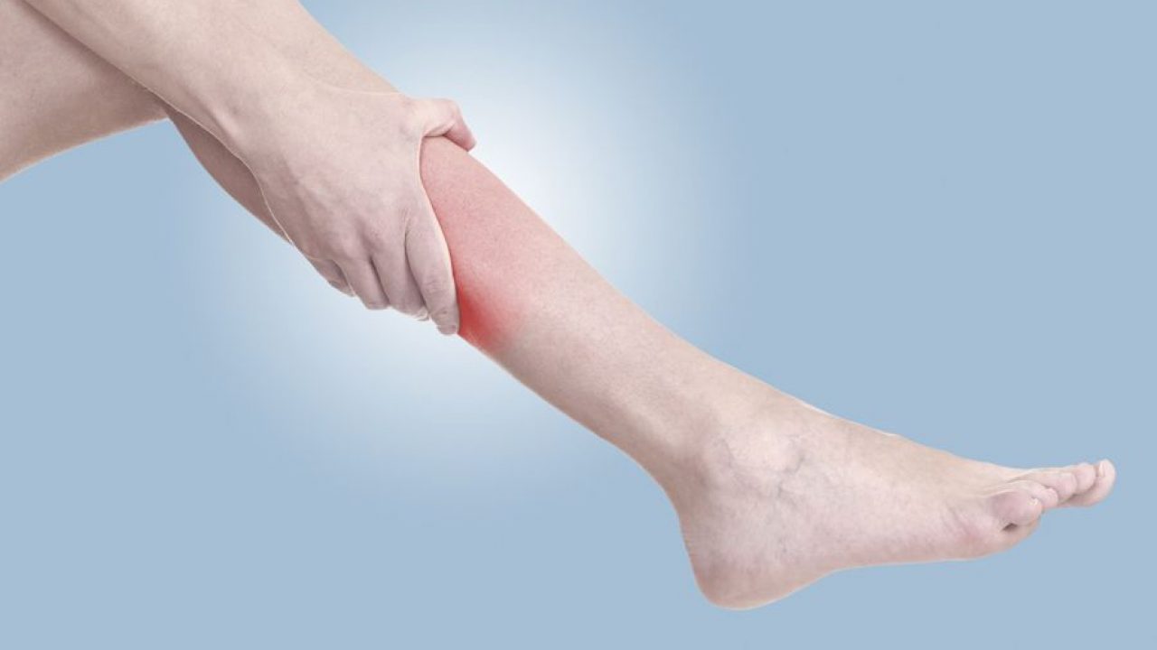 Cómo aliviar el dolor de piernas y prevenirlo - Colchón Exprés