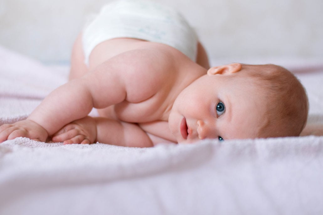 ¿Puedo dejar a mi bebé dormir boca abajo? - Los expertos responden